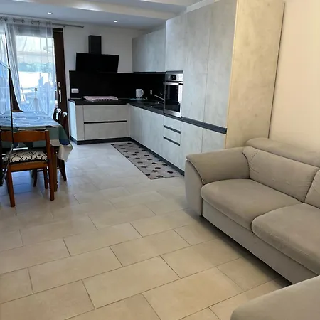 Apartment L&l